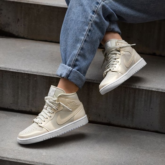 air jordan 1 fossil white